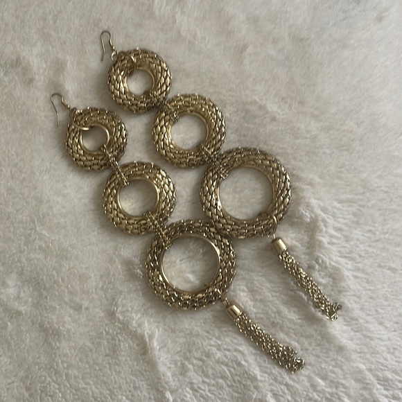 Trendy Three Tier Statement Earrings Gold Shoulder Duster - Picture 7 of 7